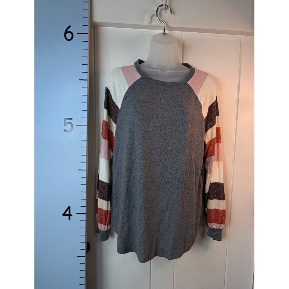 MAURICES Gray & Multicolor Stripe Sleeves Women's Large Light Weight SWEATER